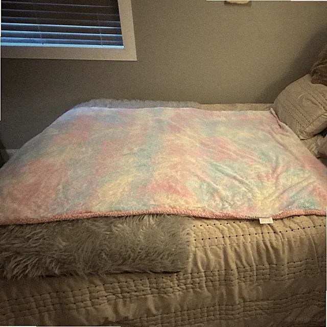 Multicolor Tie-Dye Polyester Throw Blanket 50 x 65 Machine Washable