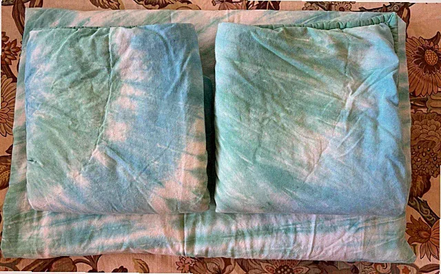 POTTERY BARN BLUE GREEN TIE DYE DUVET AND 2 STANDARD SHAMS FULL/QUEEN